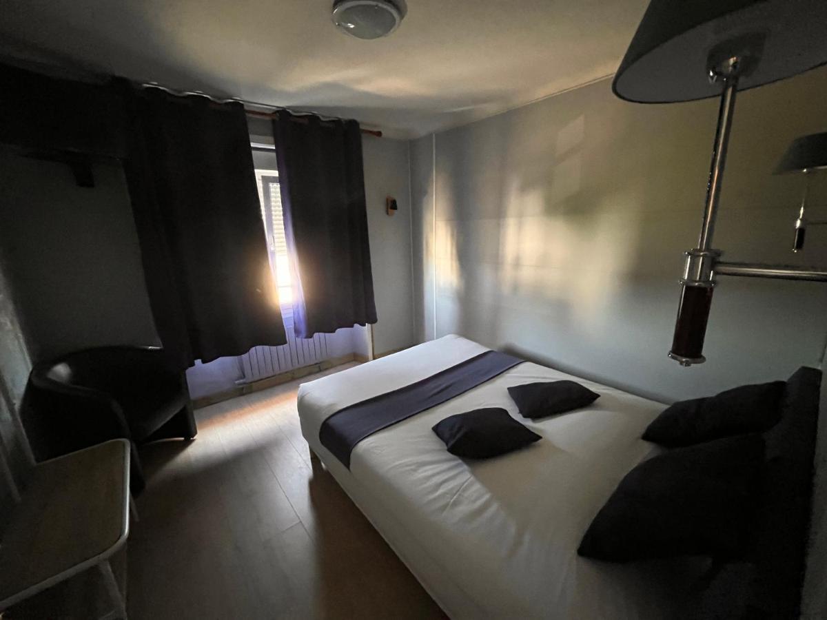 Hotel Des Iles Theix Экстерьер фото
